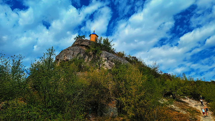 Talpa Maicii Domnnului din Saharna